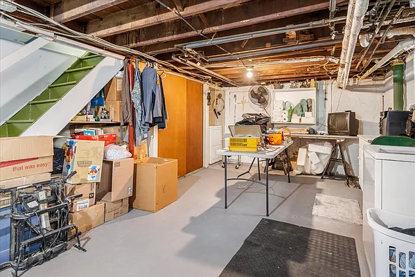 Sold by Sold By Bart Real Estate Partners inc | media 25