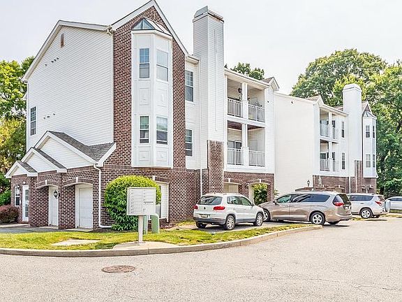 3rd image of 1303 Sandwort Ct Unit 302