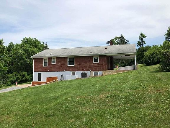 5th image of 702 Pinecrest Ave