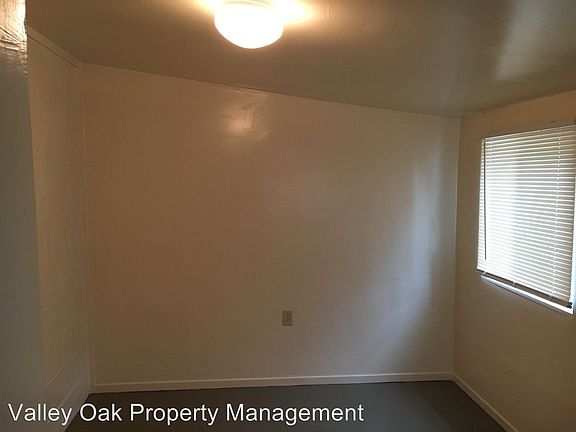 4th image of 1111 Kenwood Ave #1111