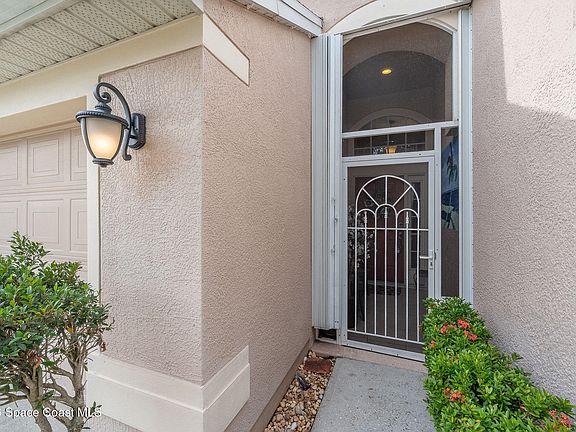 3rd image of 4910 Worthington Cir