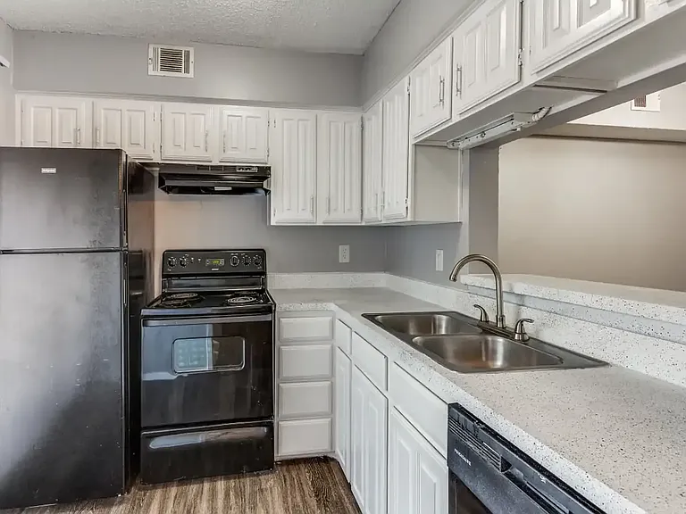 Ridgmar Townhomes 168 LLC — Photo 19