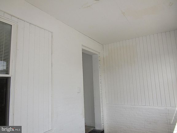 3rd image of 5719 Spruce St Floor 2
