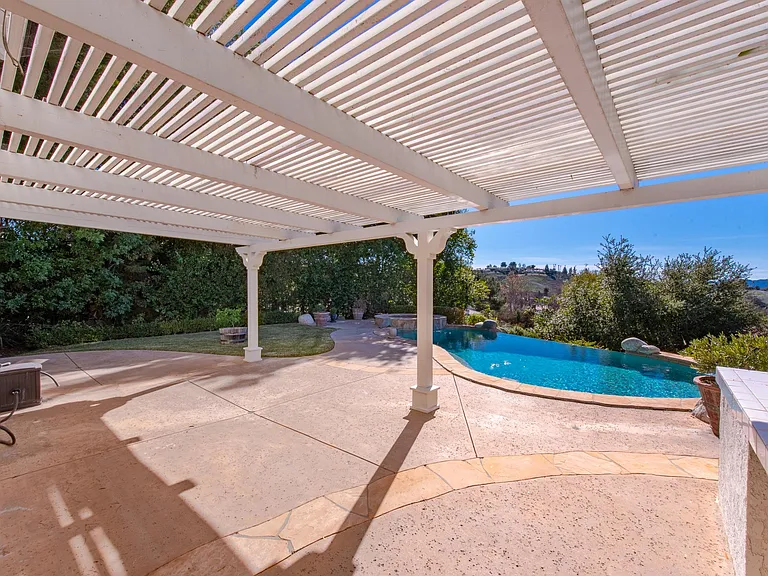 4670 Pine Valley Pl — Photo 32