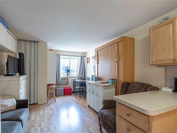 5th image of 395 Westchester Ave APT Lgg