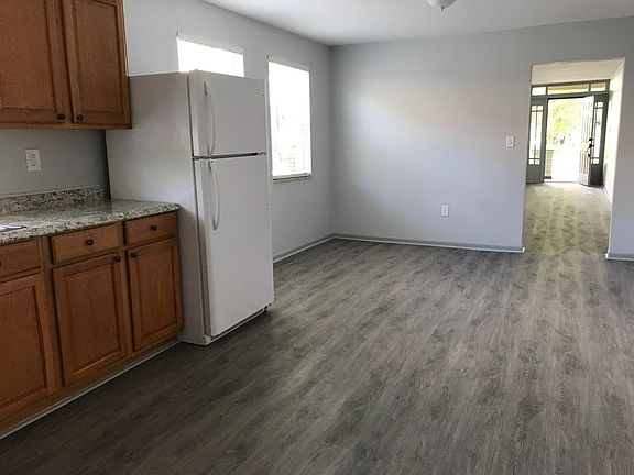 Spacious eat-in kitchen