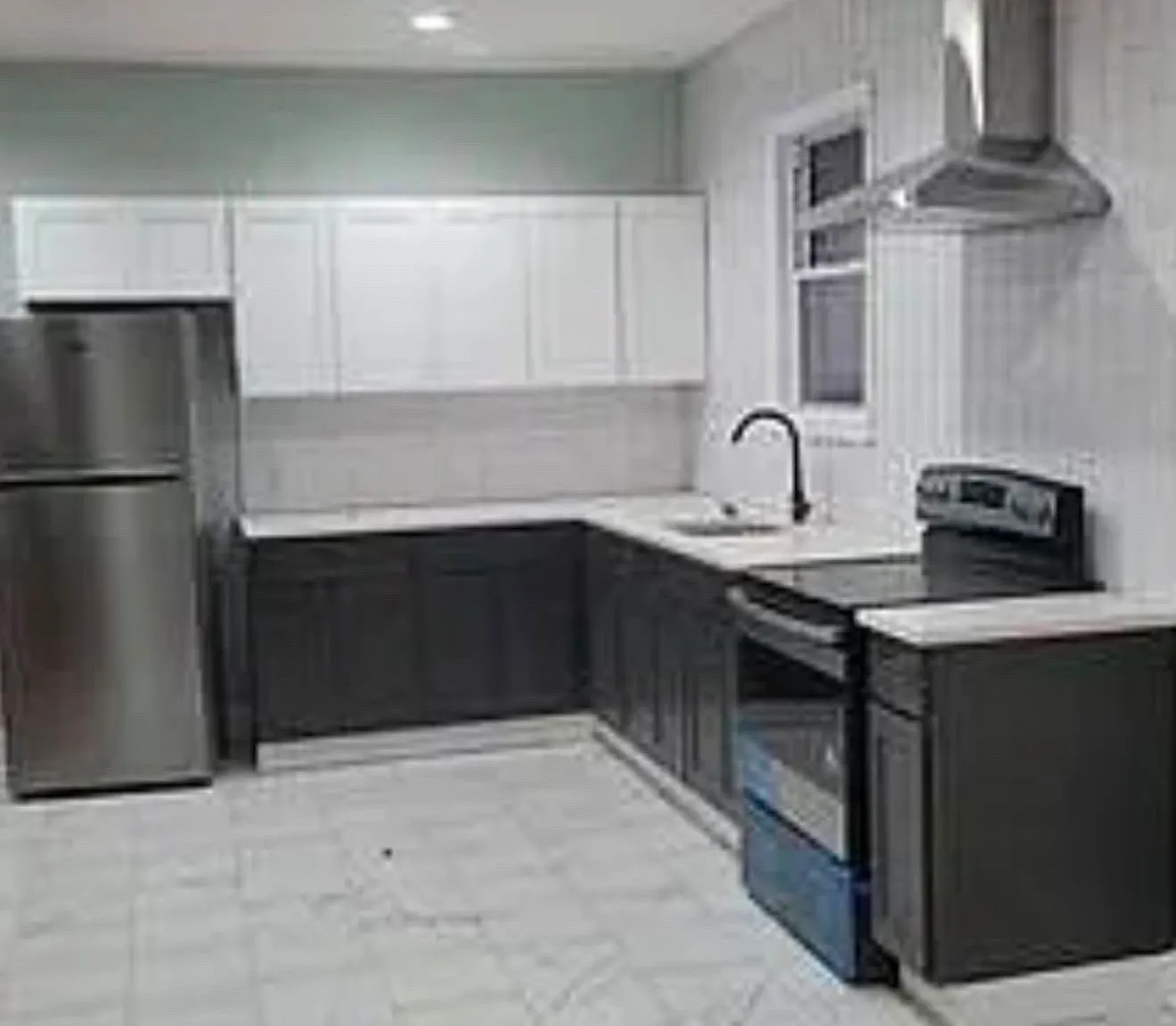 3 bed, $2,200 — Photo 1
