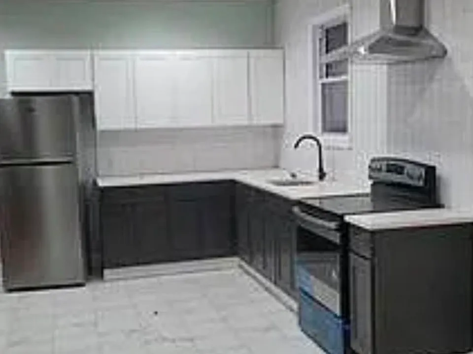 61 Linden Ave #9