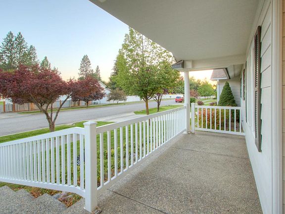 3rd image of 1319 E Sebrina Ave