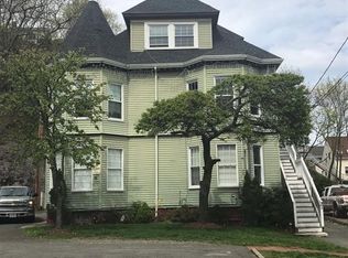 31 Rockaway St, Lynn, MA 01902