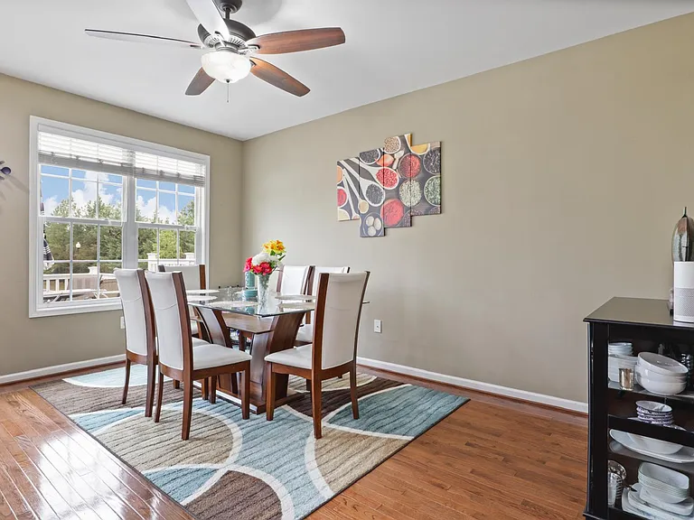 25097 Croxley Green Sq — Photo 5