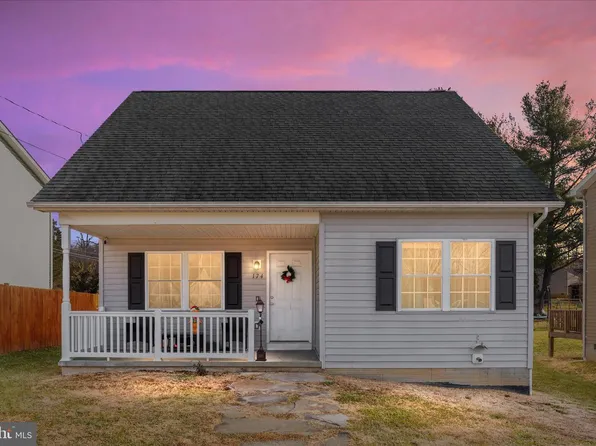 174 N Charles St, Strasburg, VA 22657