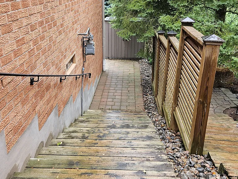 30 Craigleith Cres #LOWER — Photo 5