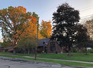 228 S Sunnyside Ave, South Bend, IN 46615