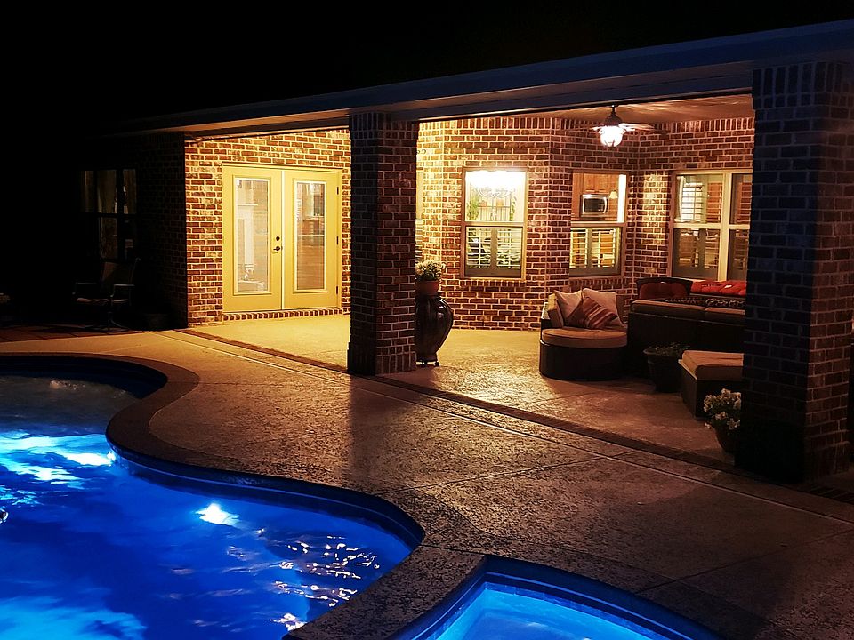 1st image of 1683 Woodlawn Way