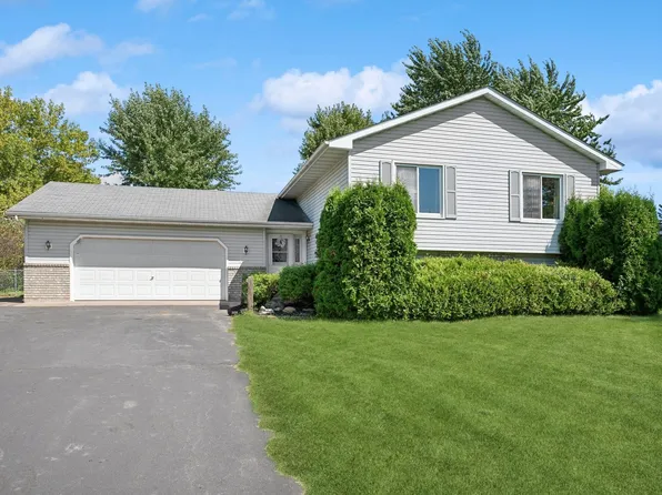 8464 253rd St, Forest Lake, MN 55025