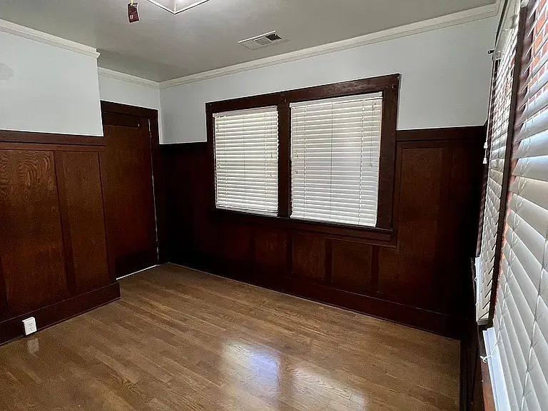 940 Santa Rosa St — Photo 4