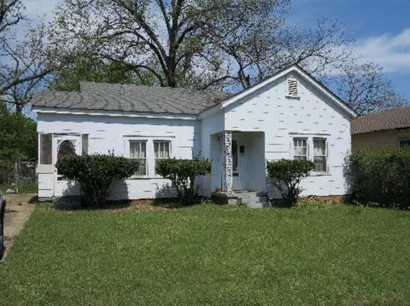 605 E Newton St, Dothan, AL 36303