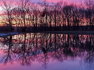 866 E Tank Farm Ln, Noble, IL 62868