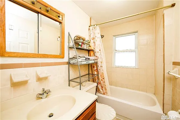 Sold by Century 21 American Homes | media 33