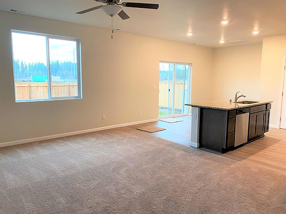 Spacious and bright living room