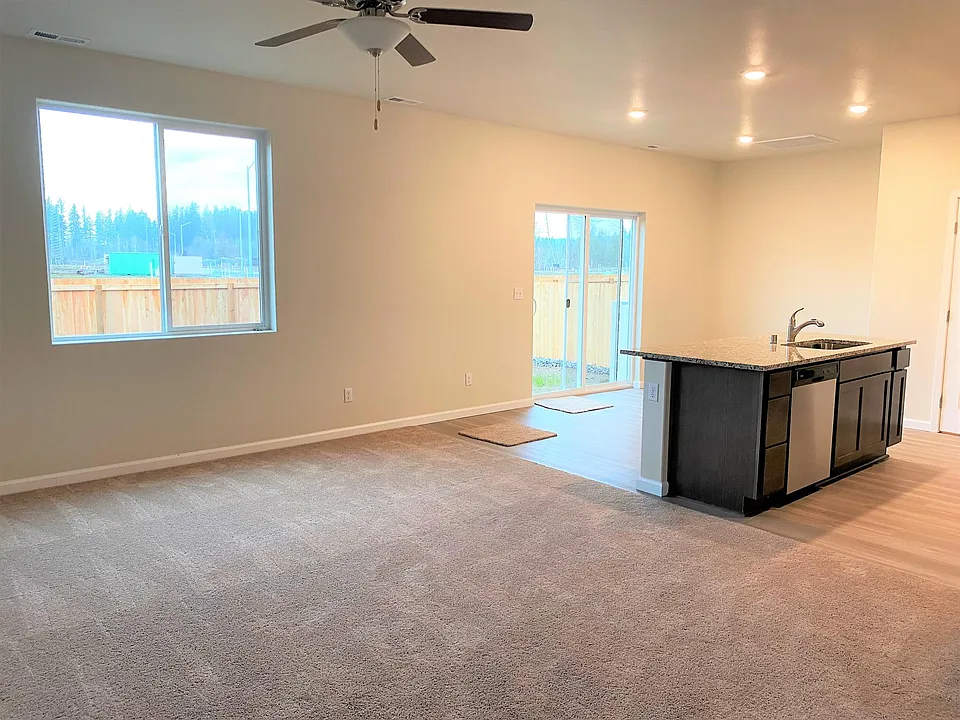 Spacious and bright living room