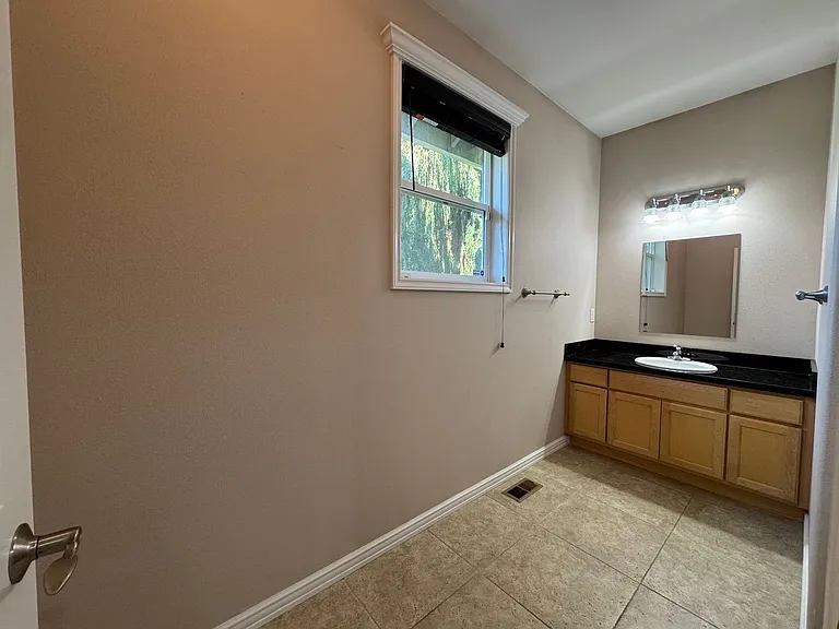 4467 Castlerock Dr — Photo 13