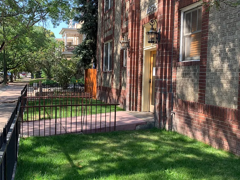 1275 N Pearl St #B11 — Photo 15