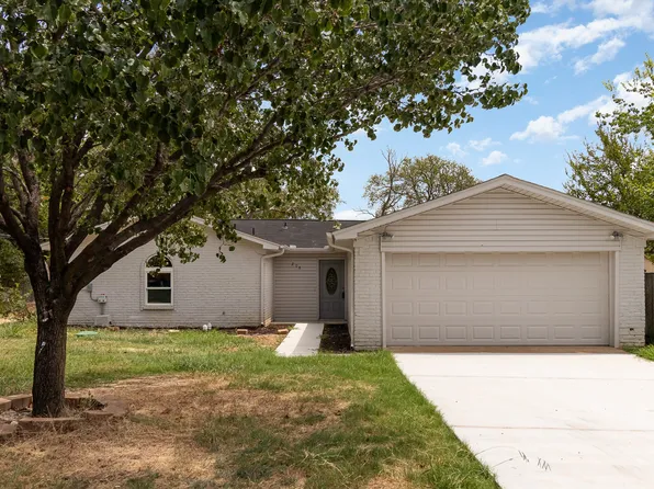 208 Hickory Ln, Hickory Creek, TX 75065