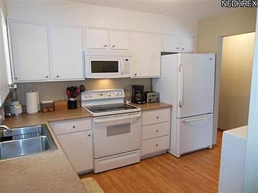 5th image of 402 Highland Ave
