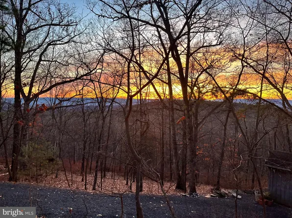 Supinlick Rdg, Broadway, VA 22815