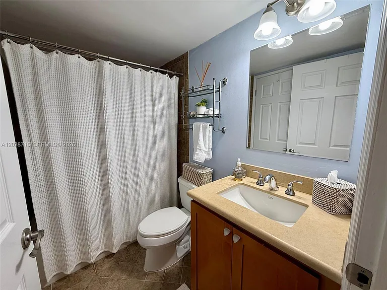 770 Claughton Island Dr #2016 — Photo 7