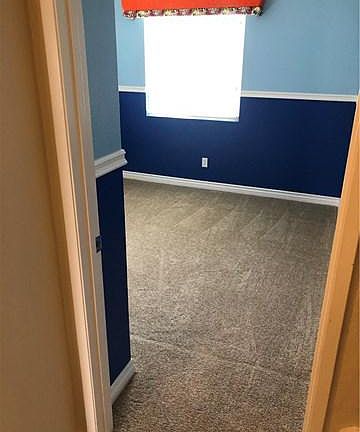 3rd image of 11939 Cove Ct