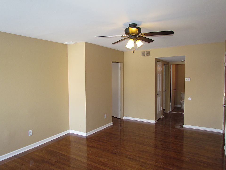 2nd image of 2224 W 5th Ave