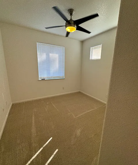 1596 Queensland Ave — Photo 9