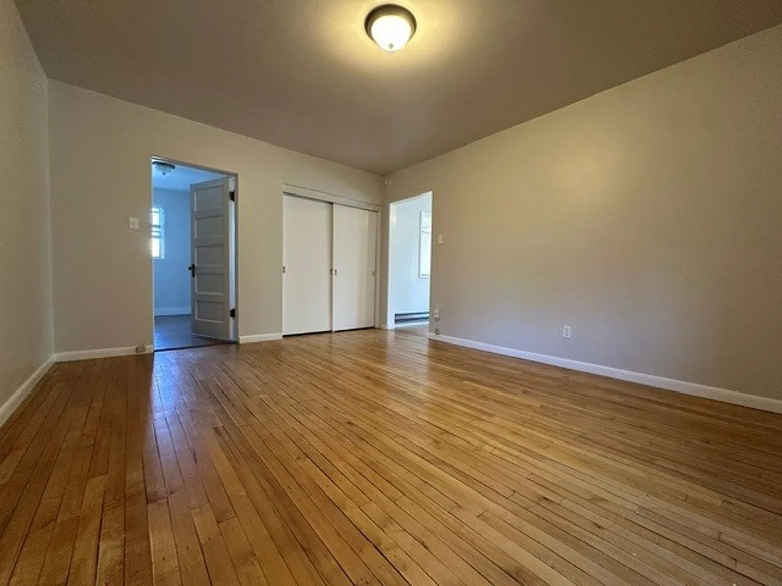 Blackmore Apartments — Photo 2