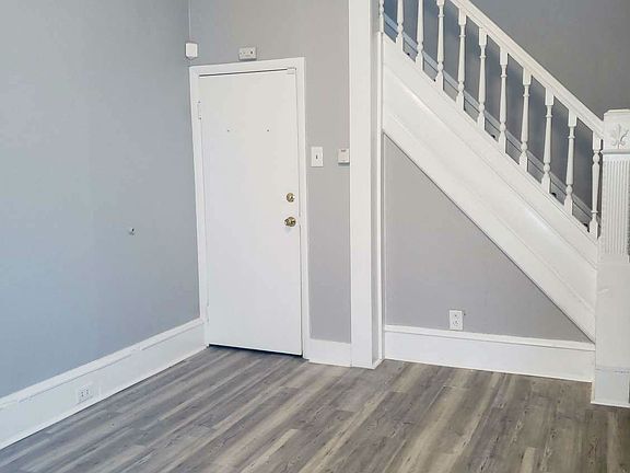 2nd image of 4724 Princeton Ave #2