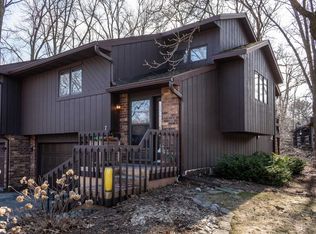 7 Hickory Hollow Dr, Madison, WI 53705