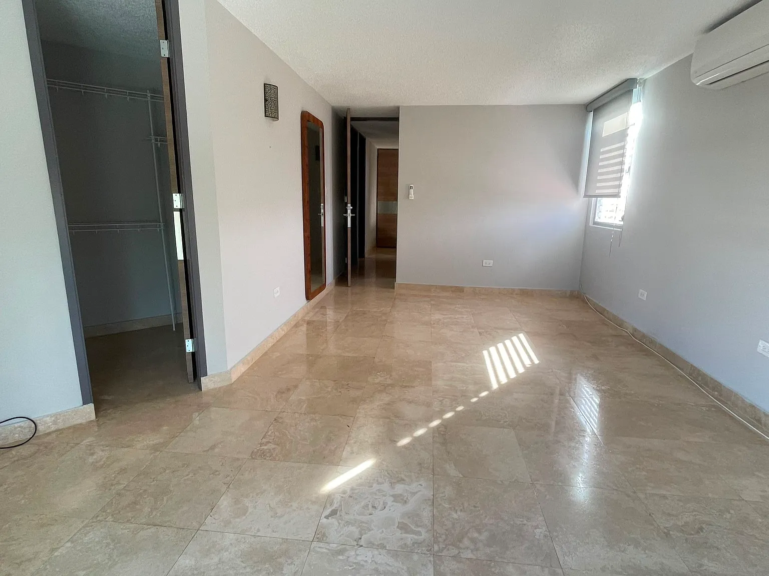 3 bed, 2.5 bath, 2500 sqft, $3,499 — Photo 3