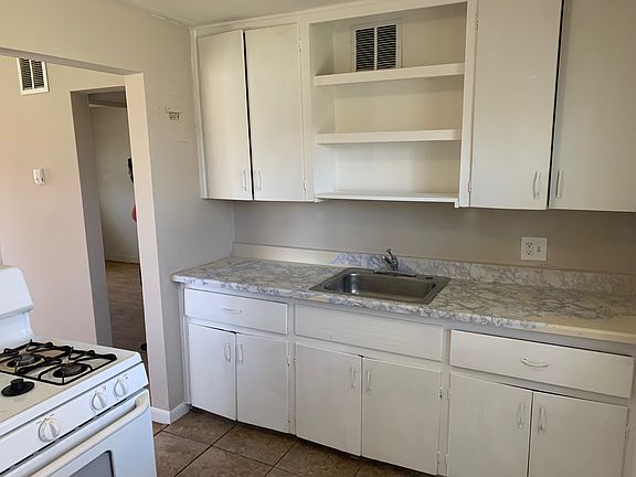 2nd image of 1133 Akron St #1133