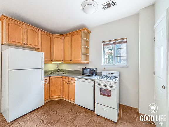 5th image of 4323 1/2 Cleveland Ave #0