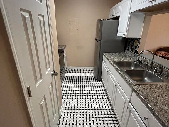 3rd image of 3312 Colonial Manor Cir Unit 6A