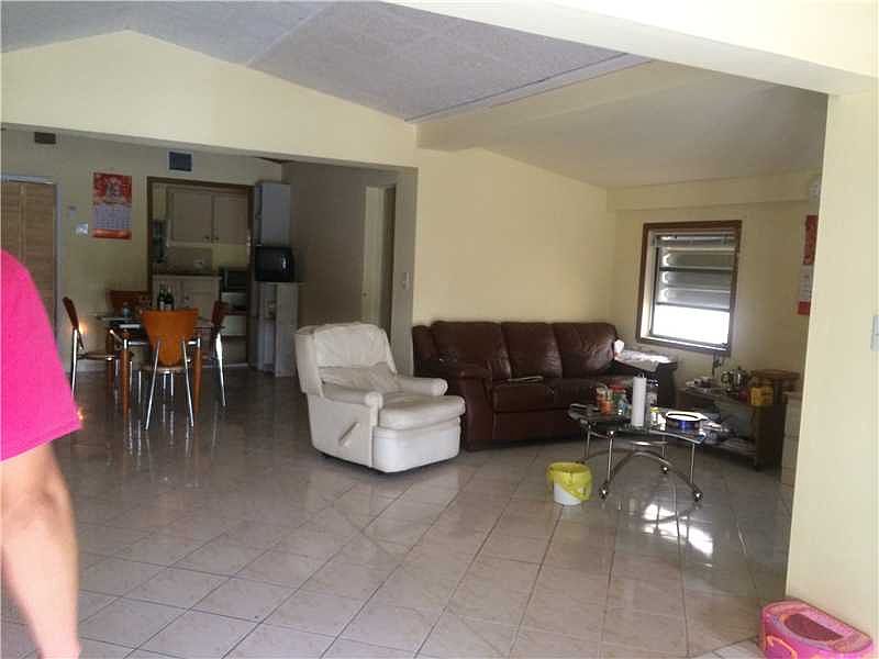 2nd image of 3034 NW 30th St