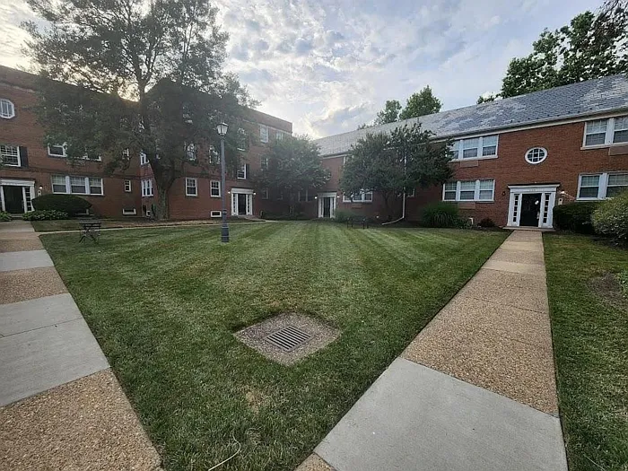 1814 W Abingdon Dr #202