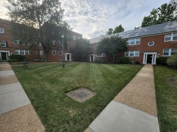 1814 W Abingdon Dr APT 202, Alexandria, VA 22314