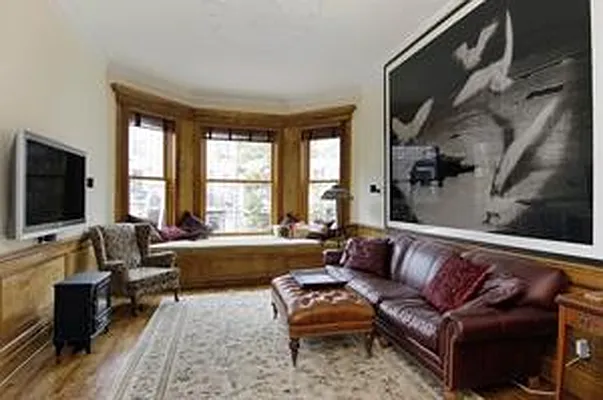 Rented by R New York | media 1