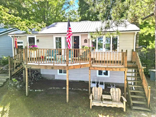 5805 Harding Rd, Barryton, MI 49305