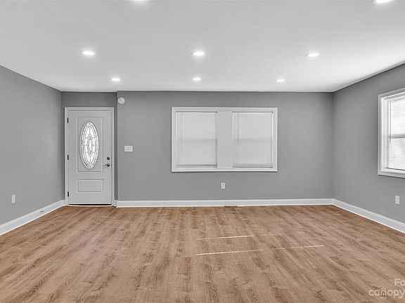 2nd image of 309 Hartman St
