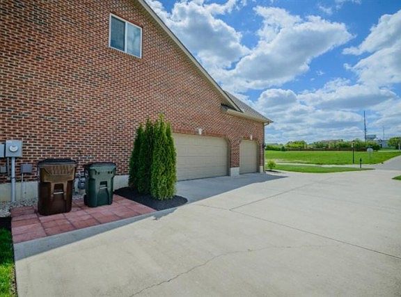 3rd image of 6786 Corkwood Knl