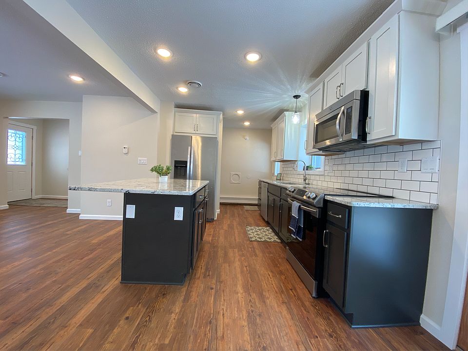 1st image of 2861 Longfellow Rd N